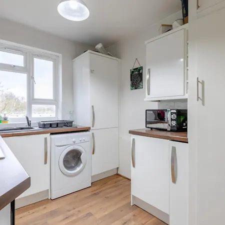 Spacious 1bd Flat - 4 Mins To Regent's Canal! *