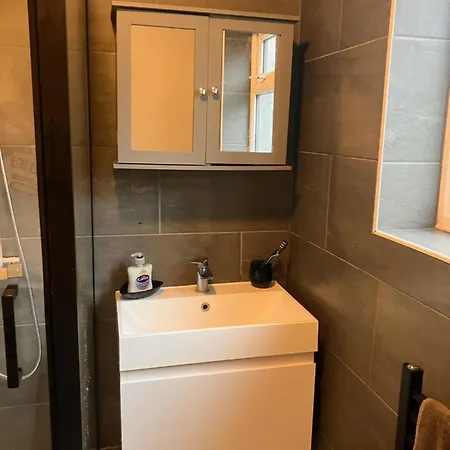 Spacious 1bd Flat - 4 Mins To Regent's Canal! Apartment London