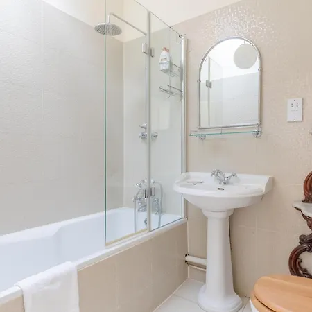 Apartment Beautifully Curated 2bd Flat Tyburnia London! *