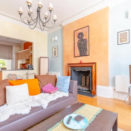 Inviting 1bd Hideaway Kensington Olympia! *