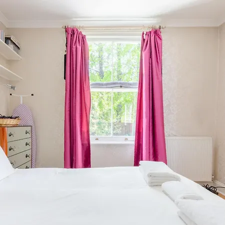 Inviting 1bd Hideaway Kensington Olympia!