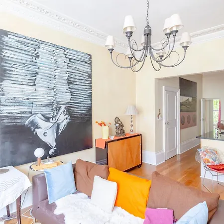 Inviting 1bd Hideaway Kensington Olympia! * London