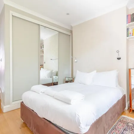 Apartment Inviting 1bd Hideaway Kensington Olympia!