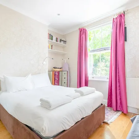 Apartment Inviting 1bd Hideaway Kensington Olympia! *
