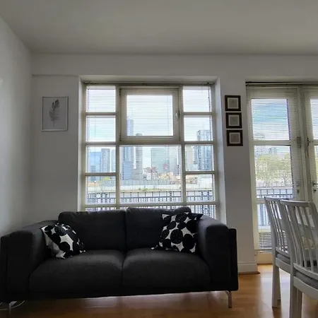 1 Bed, G-floor Close To O2, Excel And Airport Londres