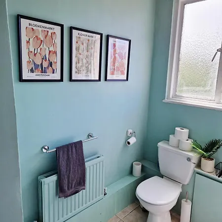 Stylish 1-bed Flat In Willesden With Private Patio Apartment London