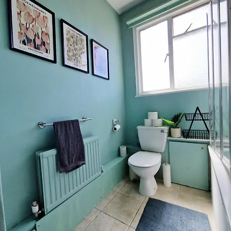Stylish 1-bed Flat In Willesden With Private Patio Apartment
