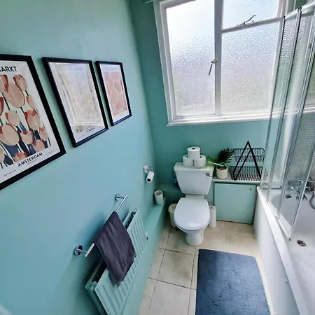 Stylish 1-bed Flat In Willesden With Private Patio *