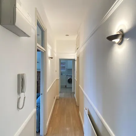 Roomy 3bd By Hampstead Heath! * London