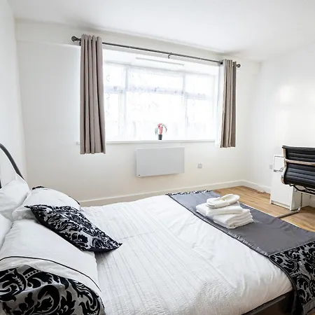 Docklands Near Excel And Airport 2 Double Ensuites For Up To 4 People Homestay