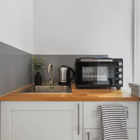 Zee Homes W6 Appartement *