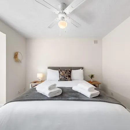 Beautiful 1 Bed Close To Amenities *
