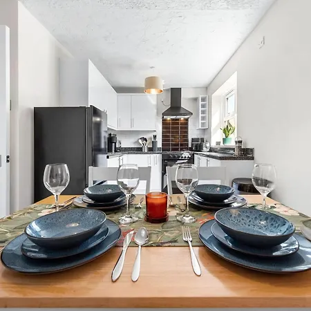 Beautiful 1 Bed Close To Amenities Apartment
