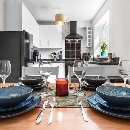 Apartment Beautiful 1 Bed Close To Amenities *