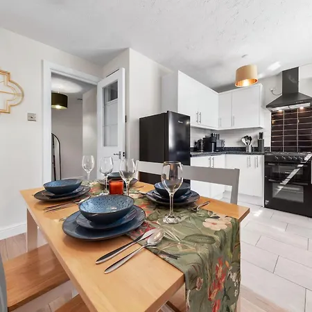Beautiful 1 Bed Close To Amenities * London