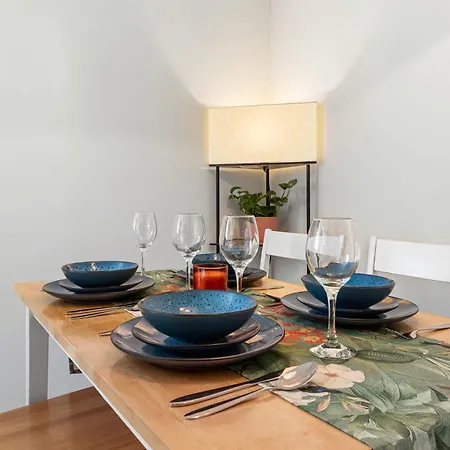 Beautiful 1 Bed Close To Amenities