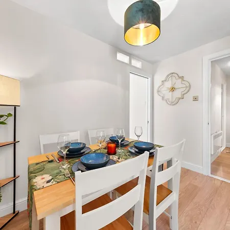 Beautiful 1 Bed Close To Amenities * London