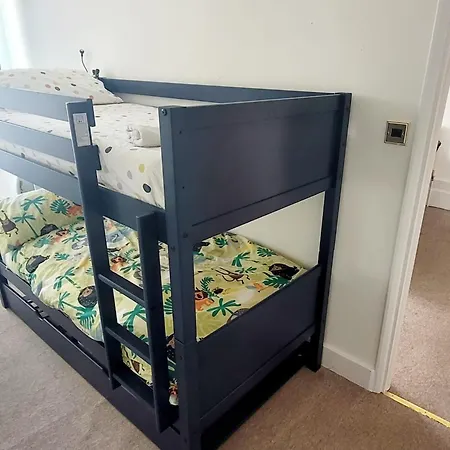 Stylish And Bright Flat In N8 Turnpike Lane - Piccadilly Line *