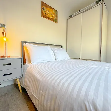 Apartment Conway London