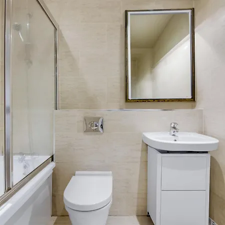 Modern 2br Near Hyde Park