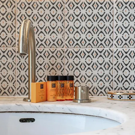 Holiday home Chic And Colourful Family By Underthedoormat London