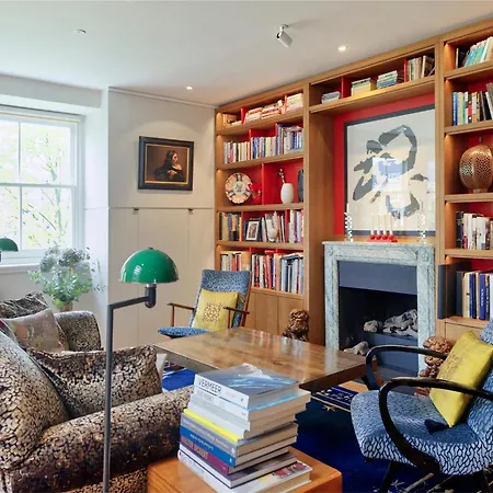Stunning 2 Bedroom In Little Venice West *