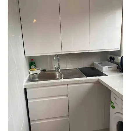 Gasthof Outhouse Fully Equipped London