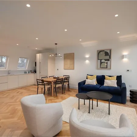 Stunning Hampstead Rh9 Apartment London