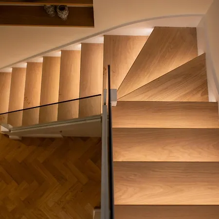 Stunning Hampstead Rh9 Apartment London