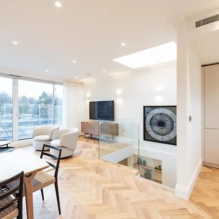Stunning Hampstead Rh9 Apartment