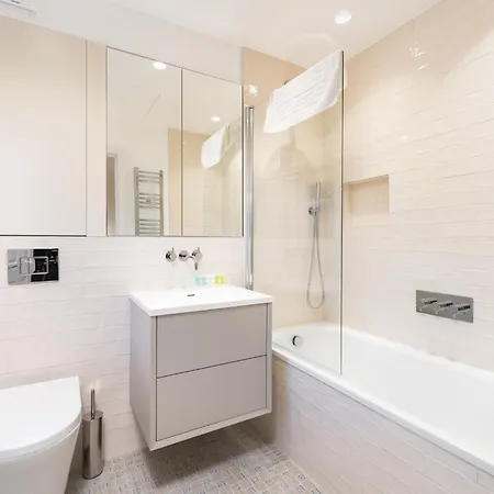 Stunning Hampstead Rh9 Apartment London
