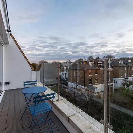 Stunning Hampstead Rh9 London