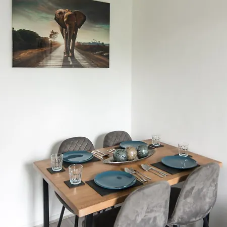 Stylish With Wifi And Easy Access To Appartement *