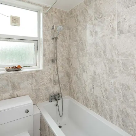 Stylish With Wifi And Easy Access To *