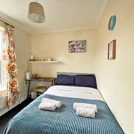 Cozy Bedroom Family London