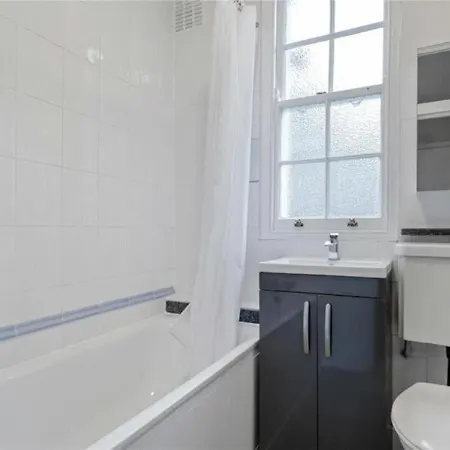 Charming 2 Bedroom Family Apartment London