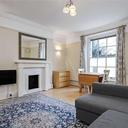 Apartment Charming 2 Bedroom Family *