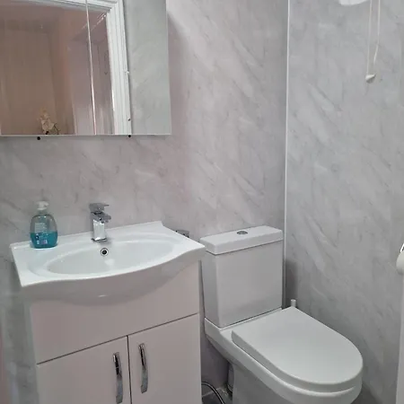 Appartement Flat On Straight Road, Harold Hill, *