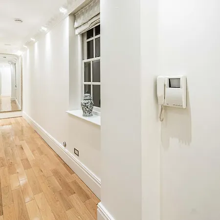 Mayfair-dreamhouse-ac-selfridges-oxfordstreet-superluxury Apartment London