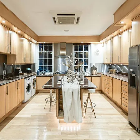 Apartment Mayfair-dreamhouse-ac-selfridges-oxfordstreet-superluxury London