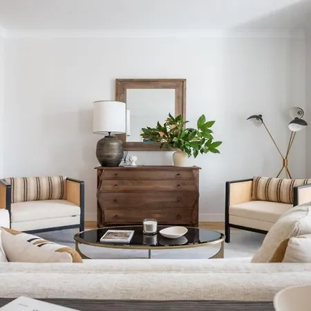 Apartment Bright 4 Bed Flat *