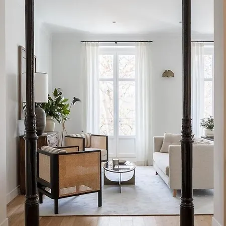 Bright 4 Bed Flat