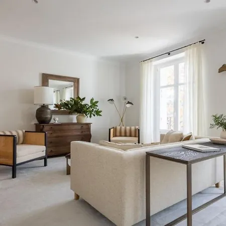 Bright 4 Bed Flat Apartment London