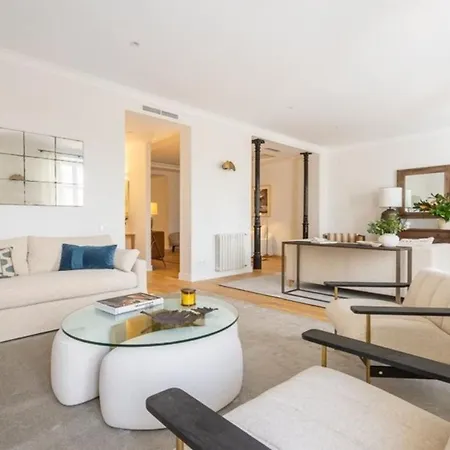 Apartment Bright 4 Bed Flat London