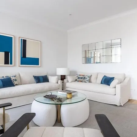Bright 4 Bed Flat Apartment