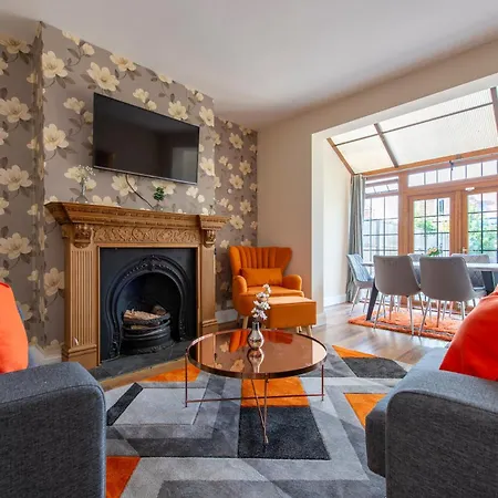 Holiday home Stunning 5 Bedroom House - *