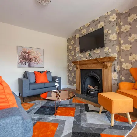 Stunning 5 Bedroom House - Croydon