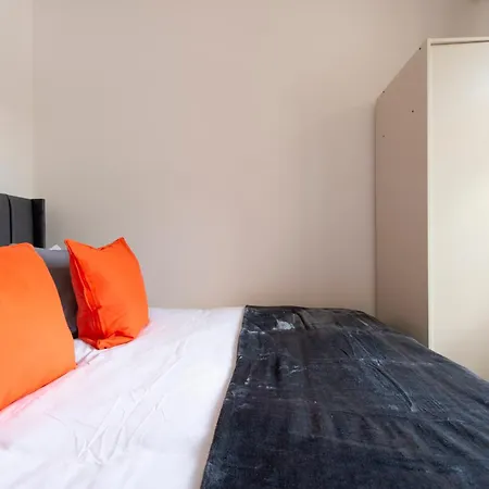 Holiday home Stunning 5 Bedroom House -