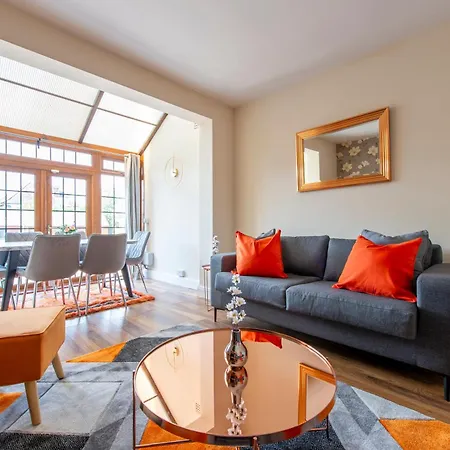 Stunning 5 Bedroom House -