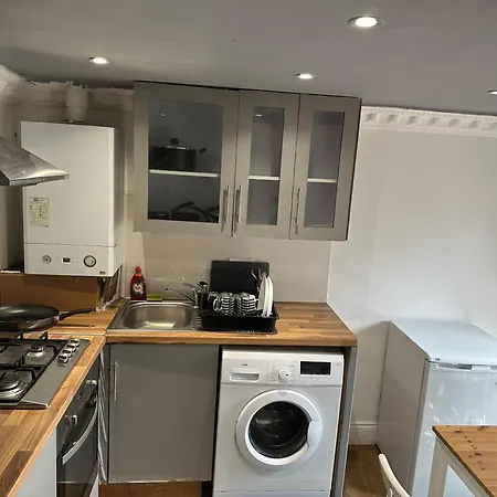 1 Bedroom S8 * London